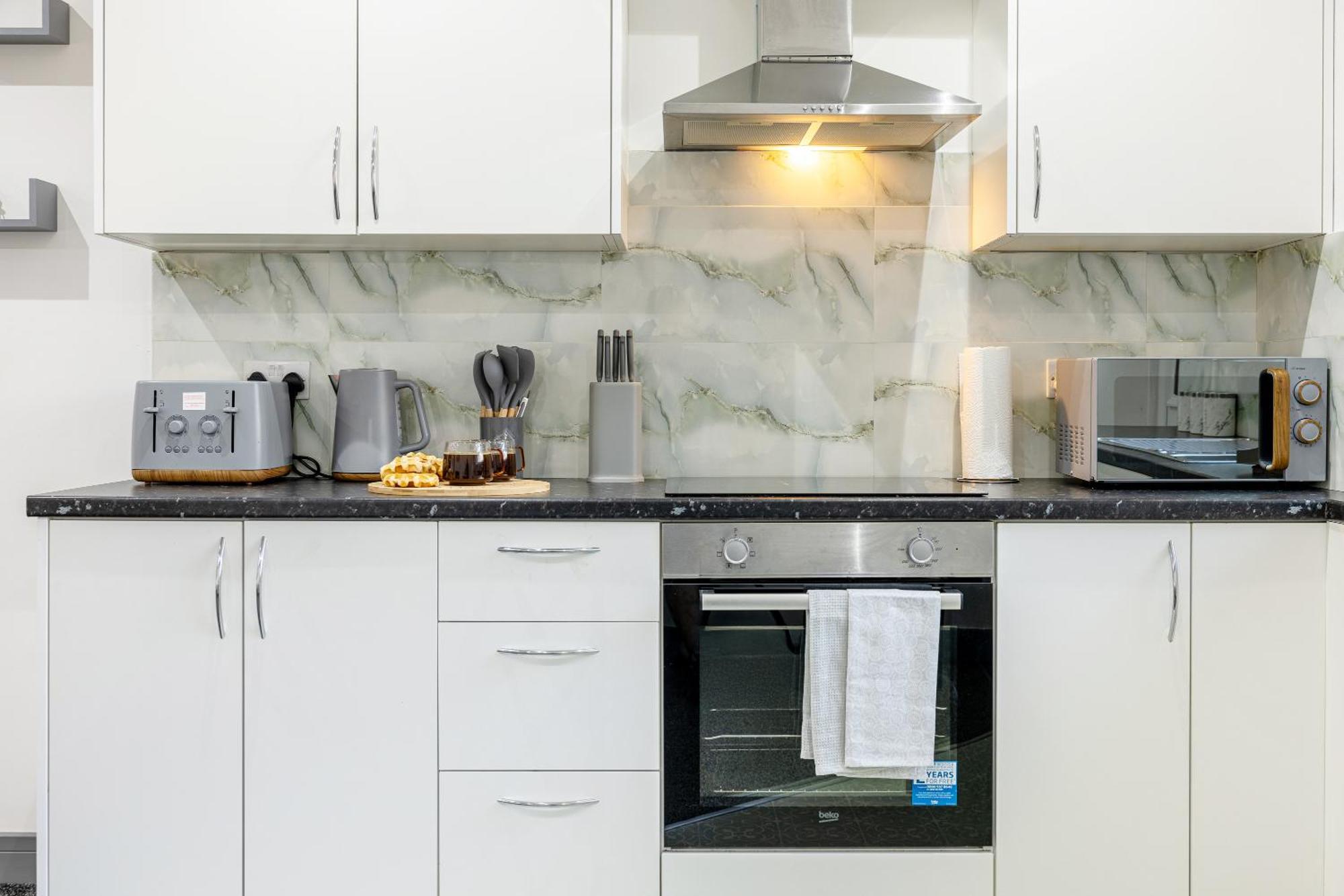 Rnm - Upgraded Business Stay For Travelling Contractors, All Amenities, Private Access Entire Place, Kitchen & Washroom, Smart Tv, Easy Access, Parking Nearby Cradley Heath ภายนอก รูปภาพ