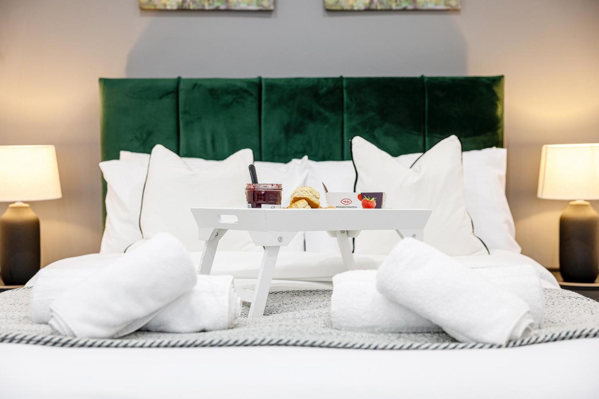 Rnm - Upgraded Business Stay For Travelling Contractors, All Amenities, Private Access Entire Place, Kitchen & Washroom, Smart Tv, Easy Access, Parking Nearby Cradley Heath ภายนอก รูปภาพ