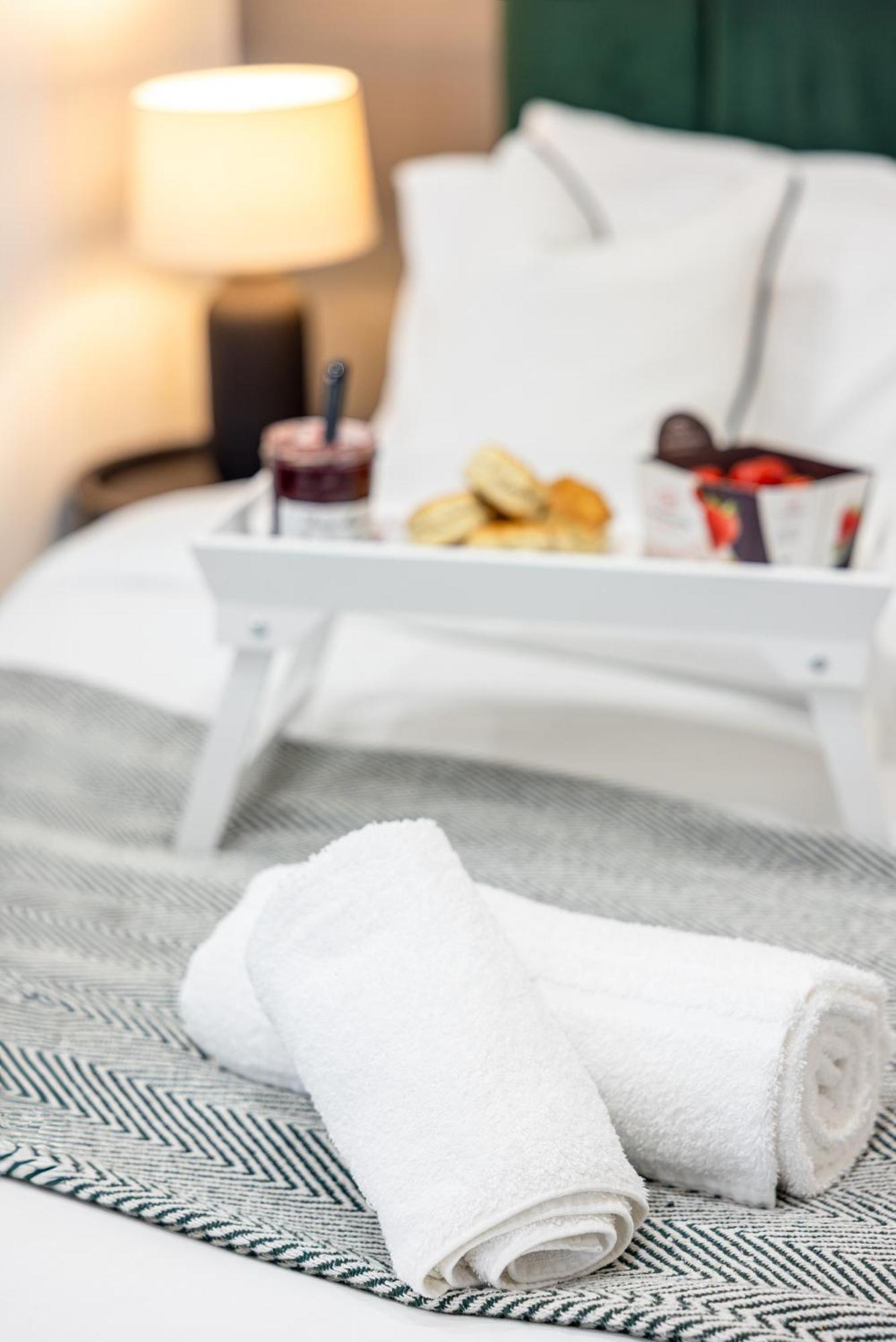 Rnm - Upgraded Business Stay For Travelling Contractors, All Amenities, Private Access Entire Place, Kitchen & Washroom, Smart Tv, Easy Access, Parking Nearby Cradley Heath ภายนอก รูปภาพ